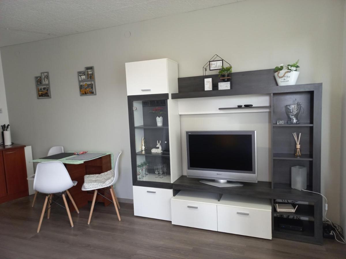 Berik Apartman Печ Екстериор снимка