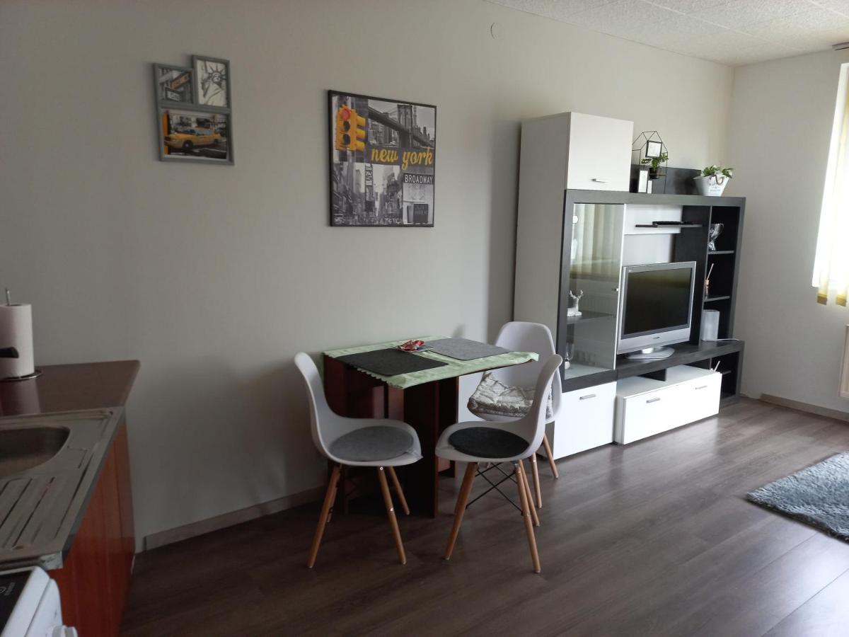 Berik Apartman Печ Екстериор снимка