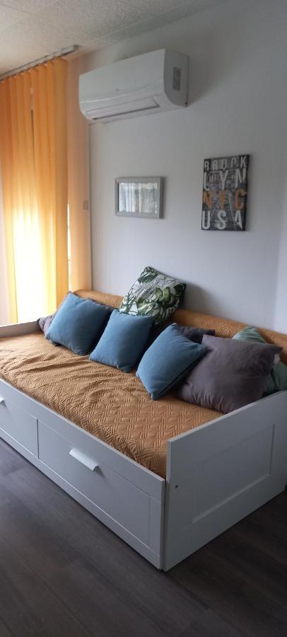 Berik Apartman Печ Екстериор снимка