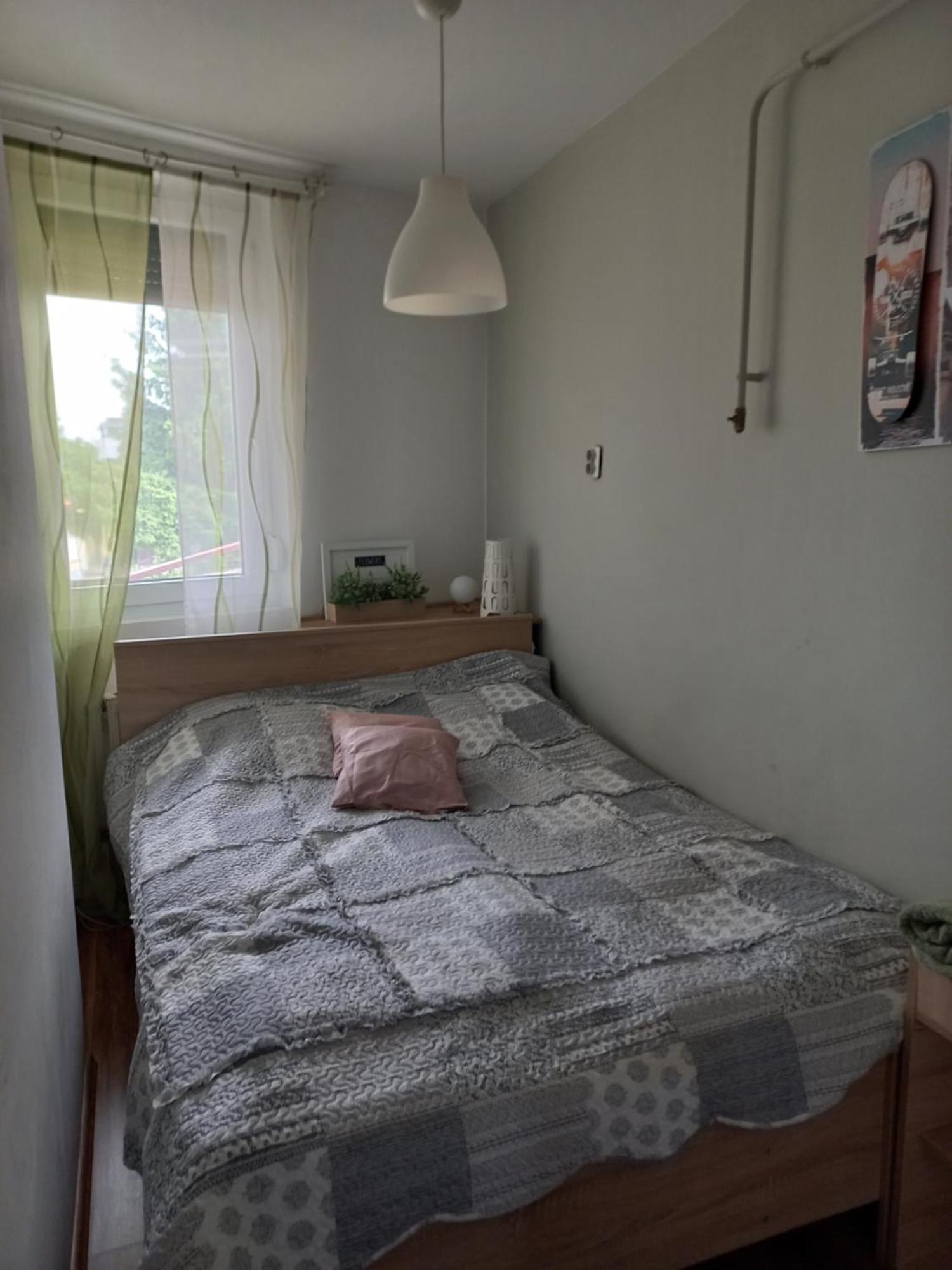 Berik Apartman Печ Екстериор снимка