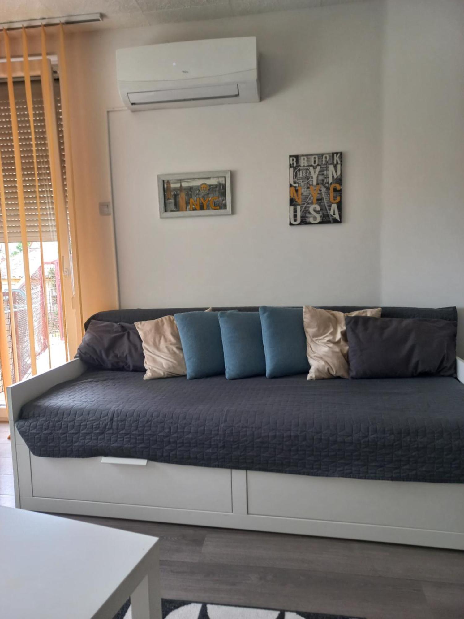Berik Apartman Печ Екстериор снимка